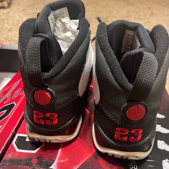 Air Jordan 12-part of the Jordan “Countdown” Package. Missing the 14s. 2008 - Picture 6 of 6